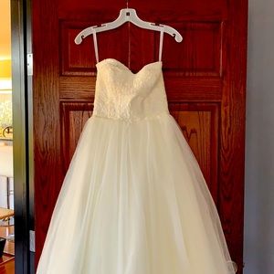 Ivory wedding dress